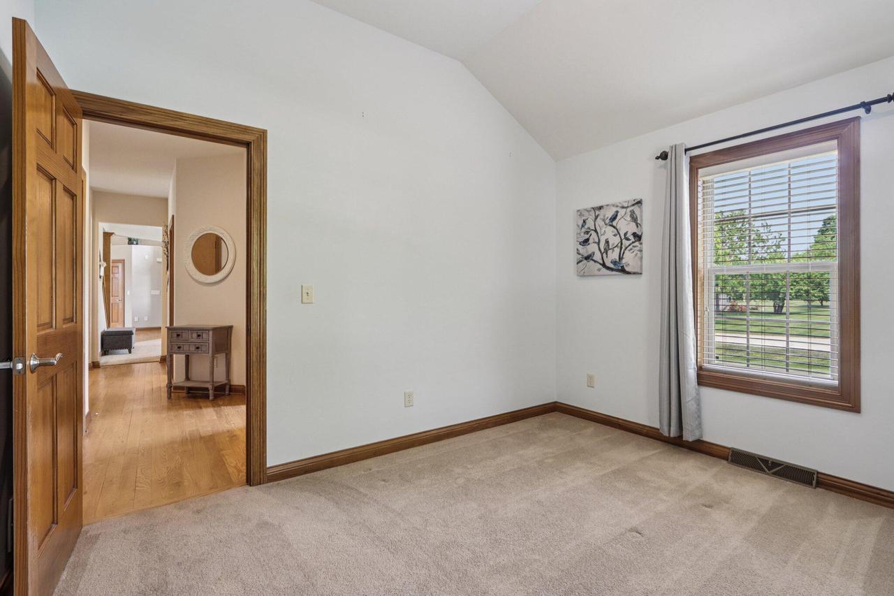 S78W22655 Sunset Glen DRIVE