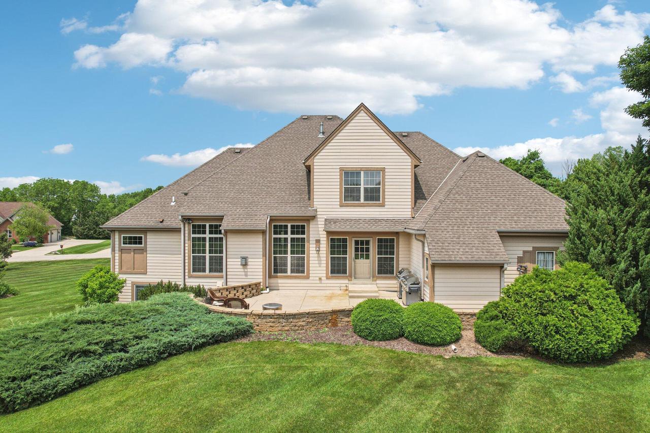 S78W22655 Sunset Glen DRIVE