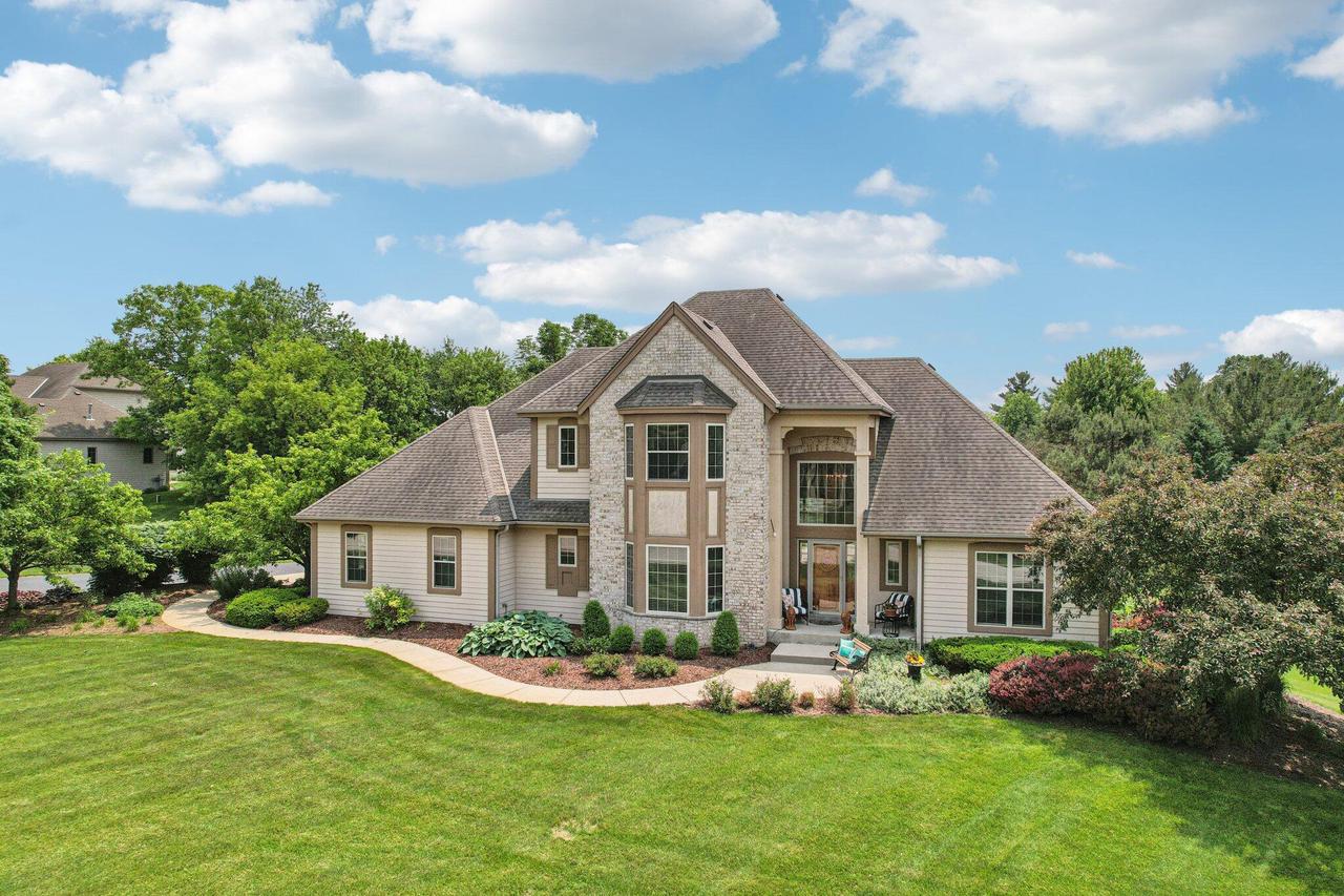 S78W22655 Sunset Glen DRIVE