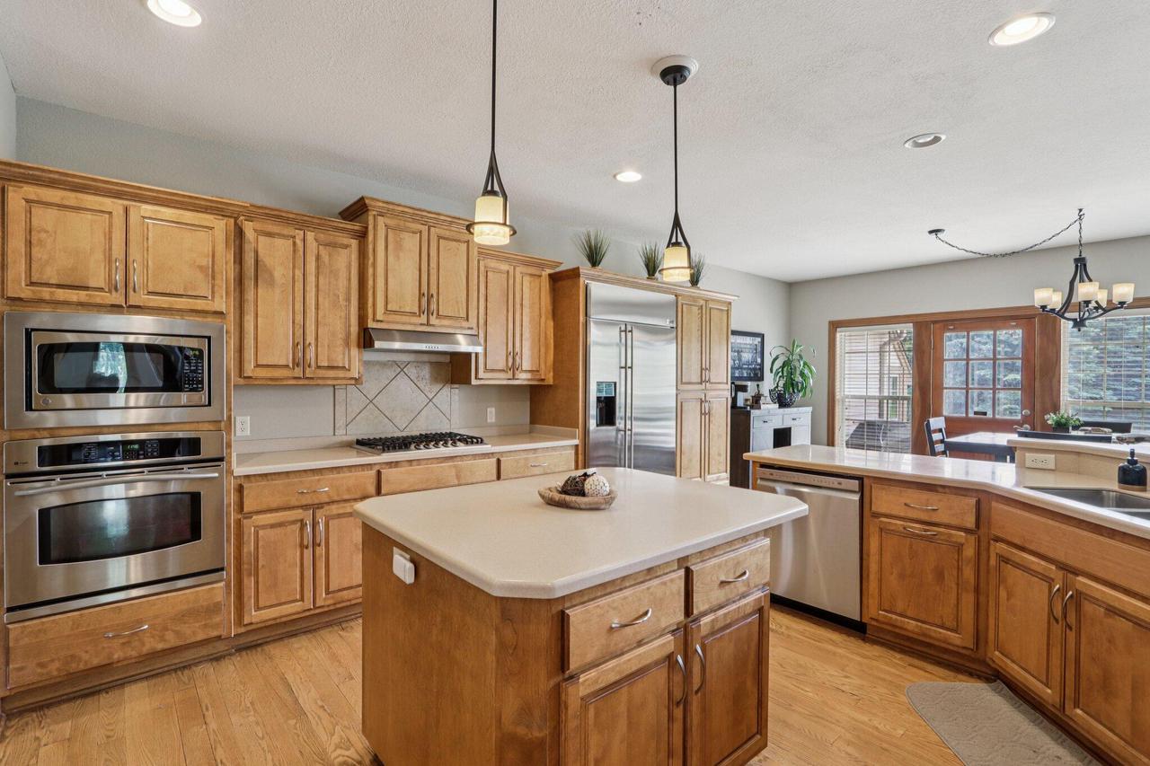 S78W22655 Sunset Glen DRIVE