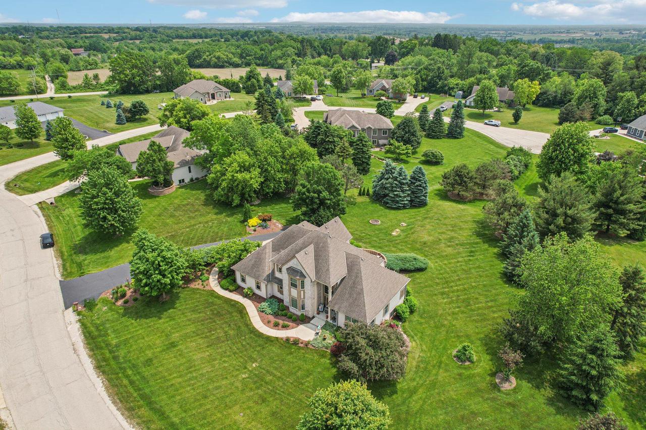 S78W22655 Sunset Glen DRIVE