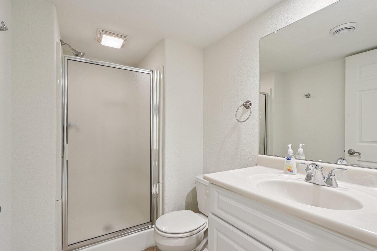 S78W22655 Sunset Glen DRIVE