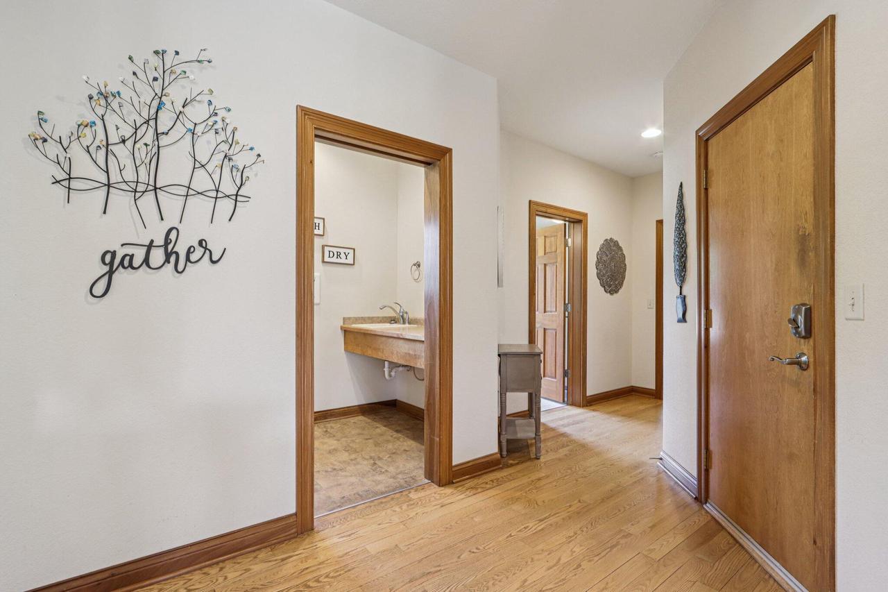 S78W22655 Sunset Glen DRIVE