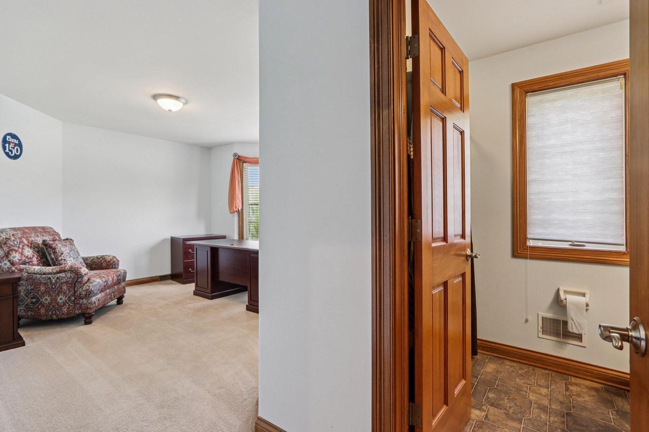 S78W22655 Sunset Glen DRIVE