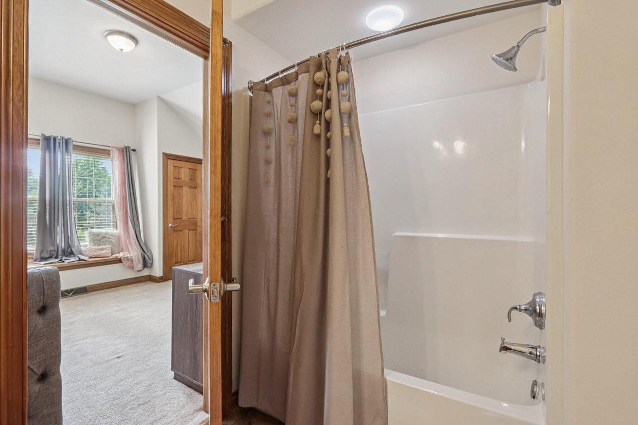 S78W22655 Sunset Glen DRIVE