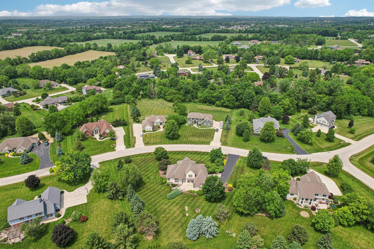 S78W22655 Sunset Glen DRIVE