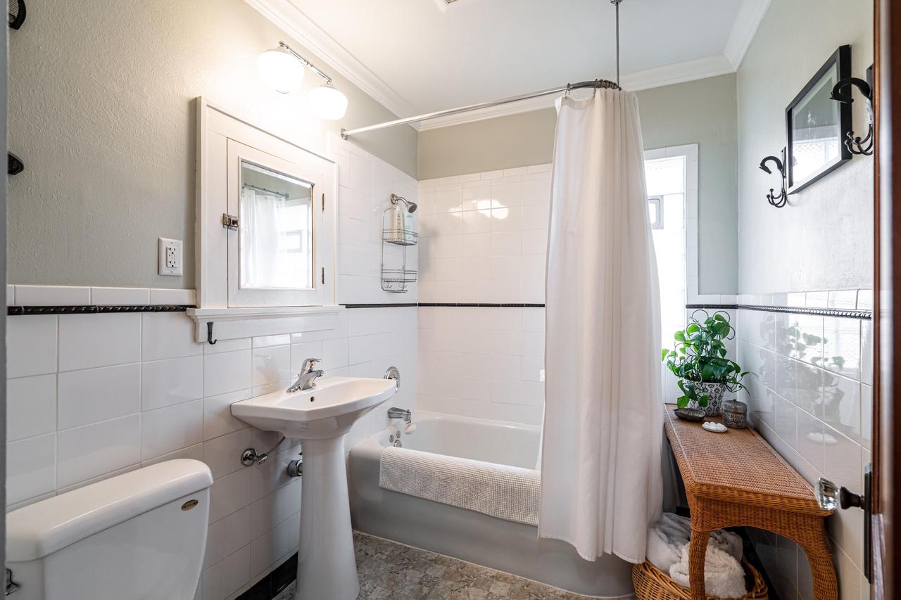 8130 Portland AVENUE