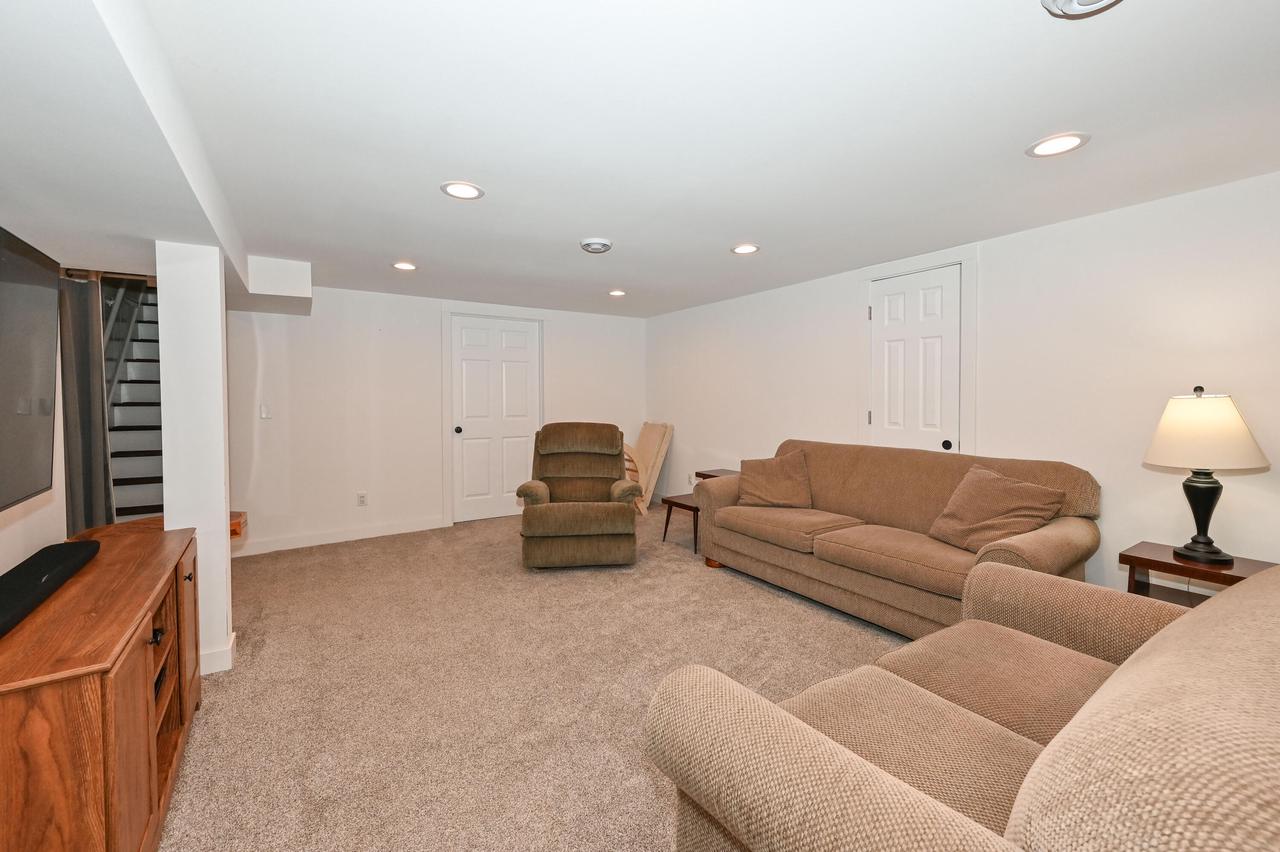 4690 South 114th STREET