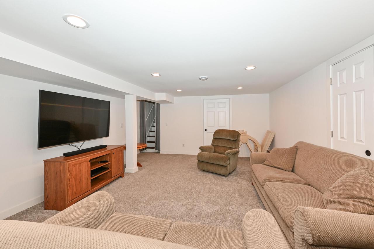 4690 South 114th STREET