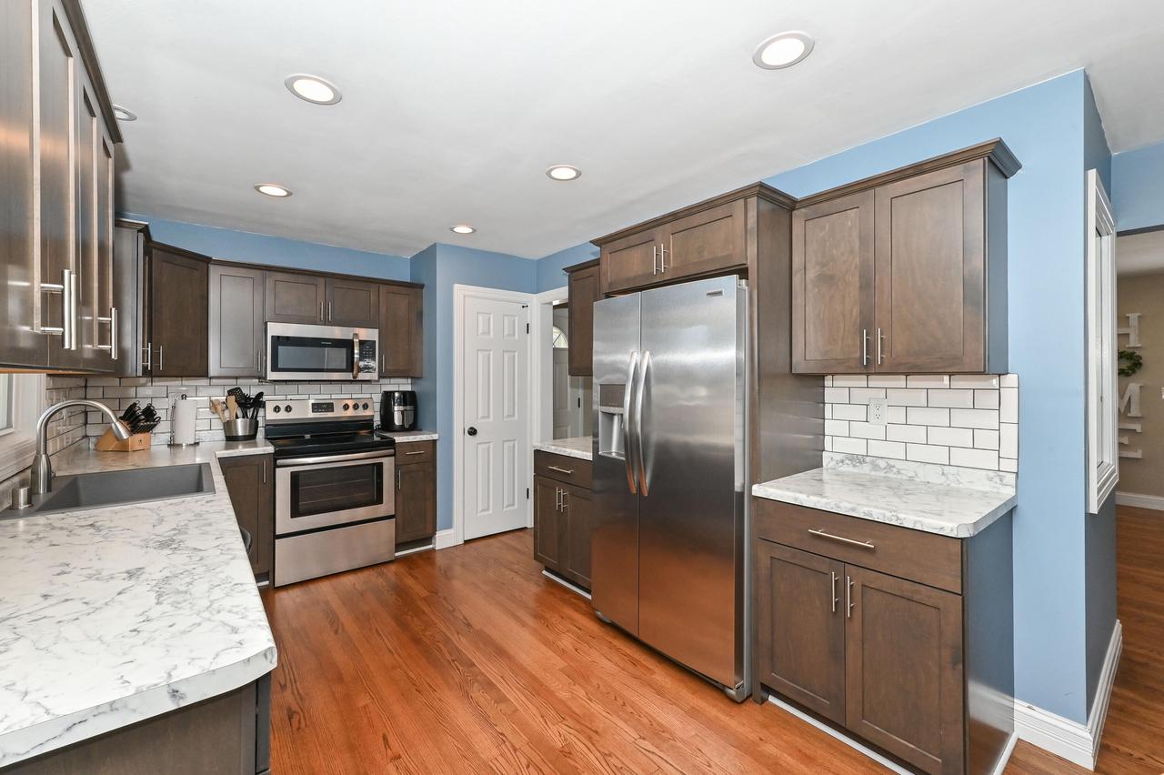 4690 South 114th STREET