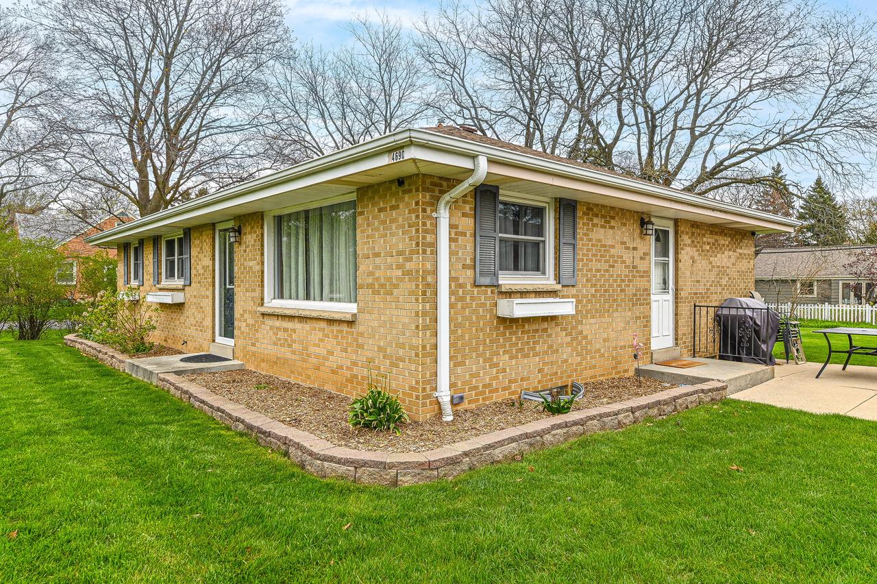 4690 South 114th STREET