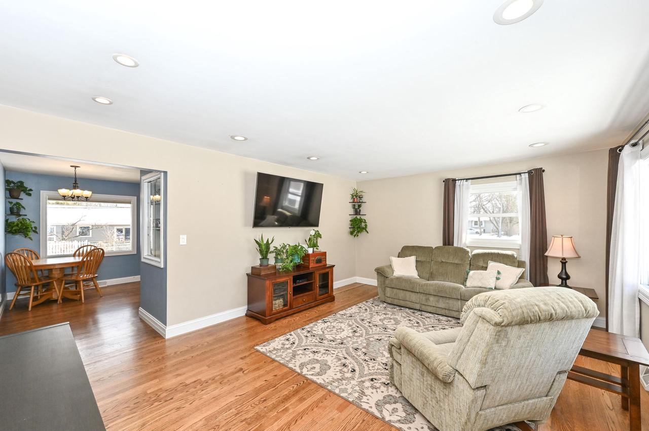 4690 South 114th STREET