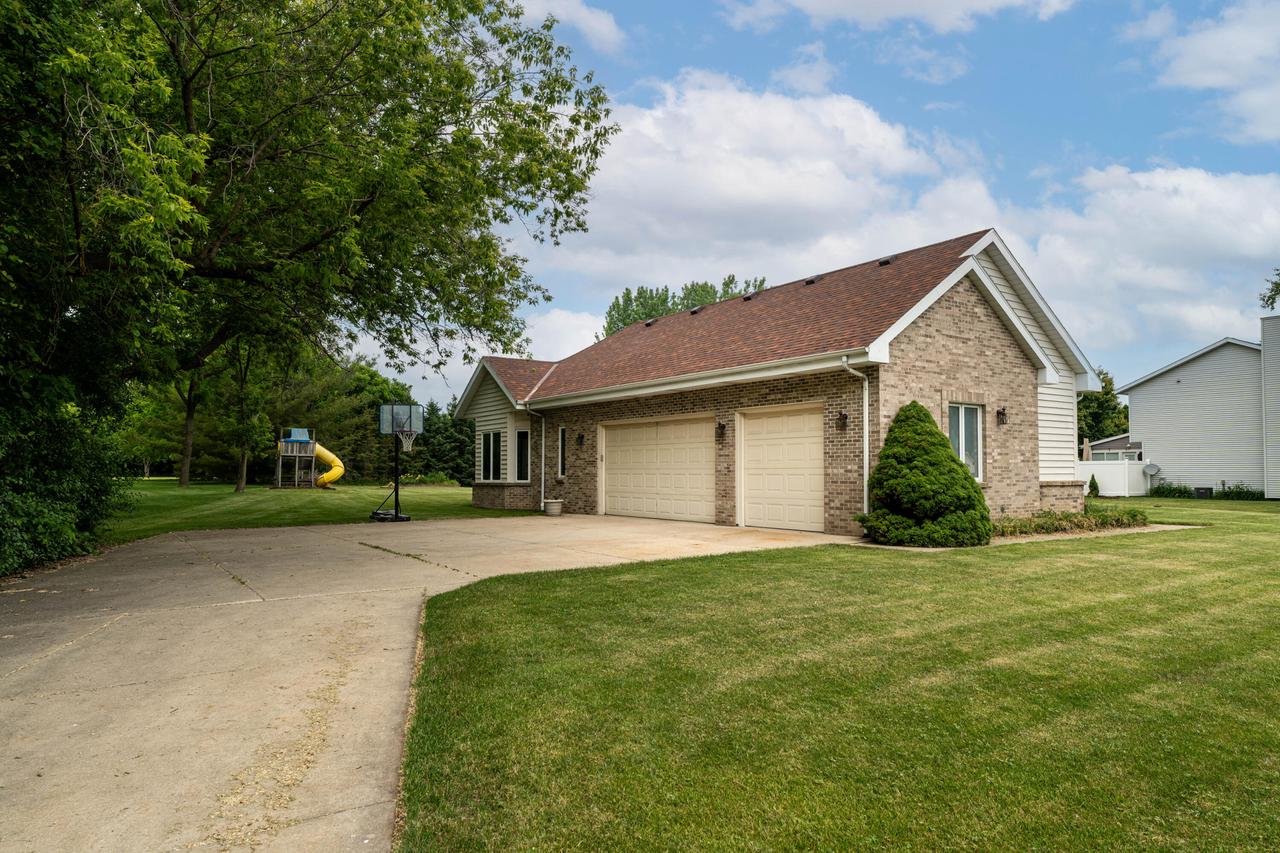 S73W14390 Woods ROAD