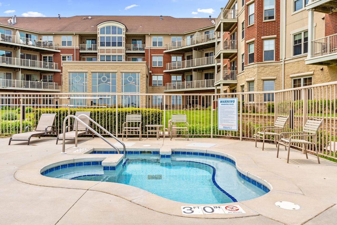 4100 South Lake DRIVE 118