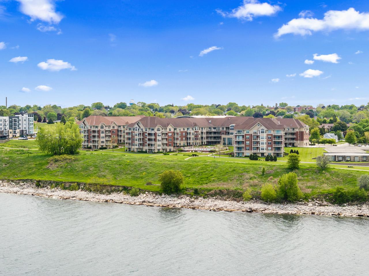 4100 South Lake DRIVE 404