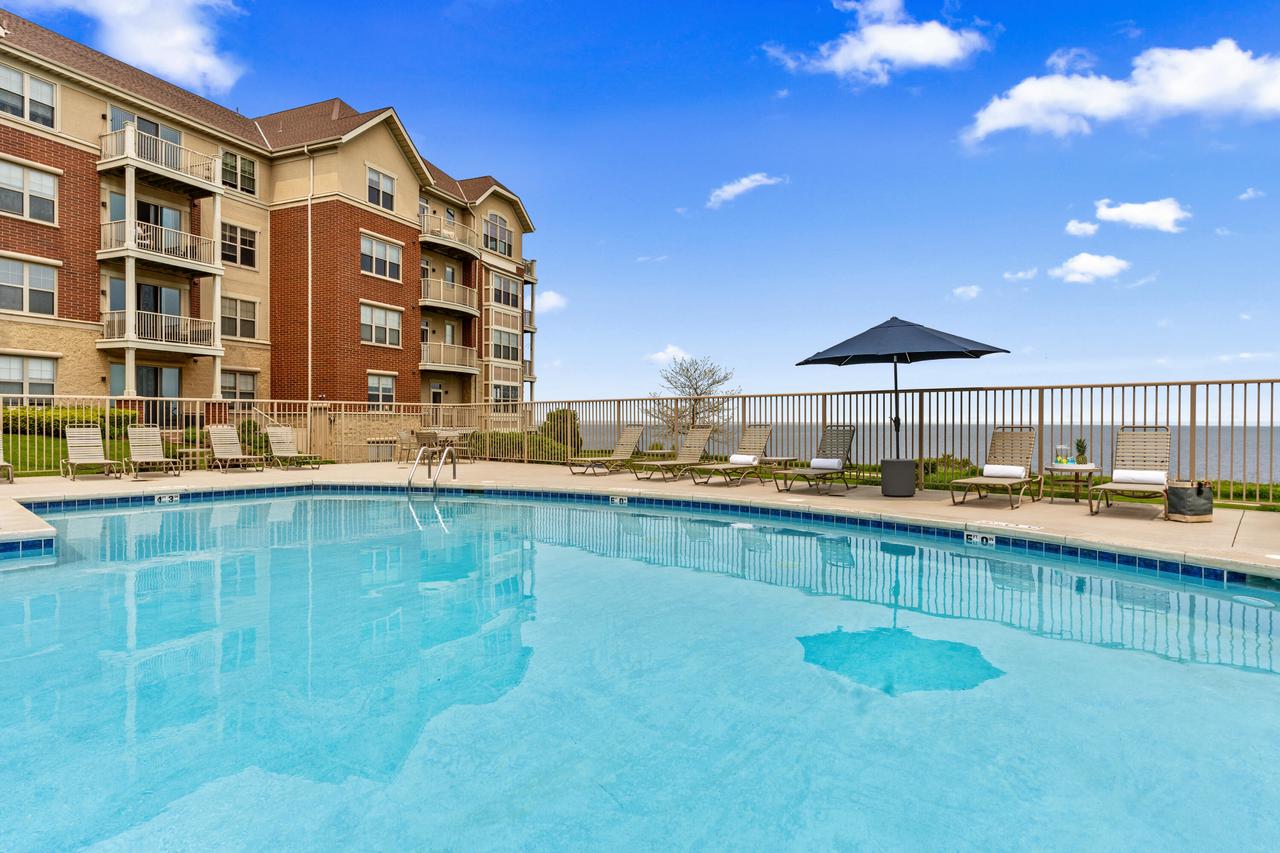 4100 South Lake DRIVE 404