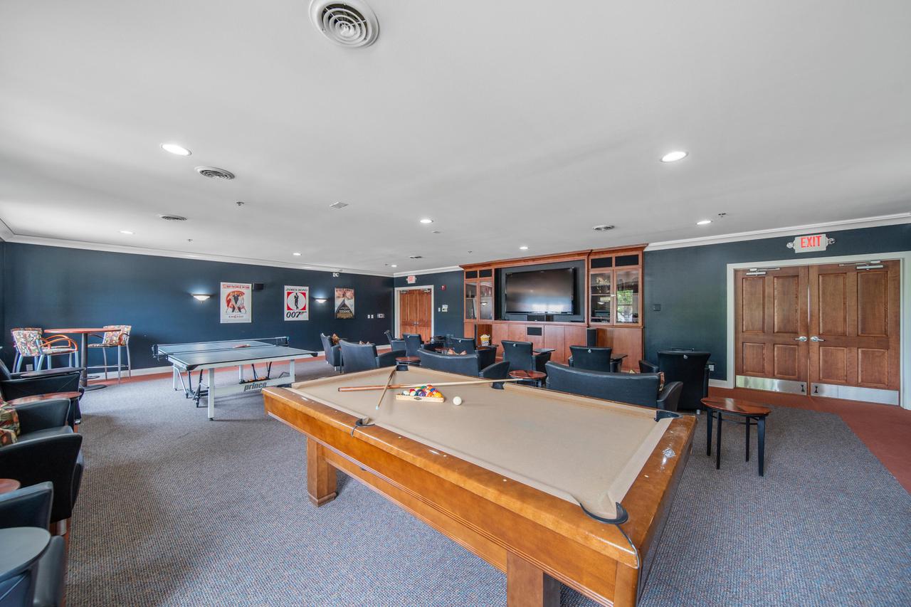 4100 South Lake DRIVE 109