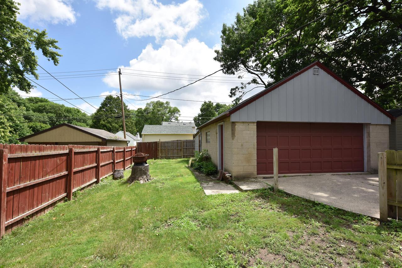 2044 South 96th STREET