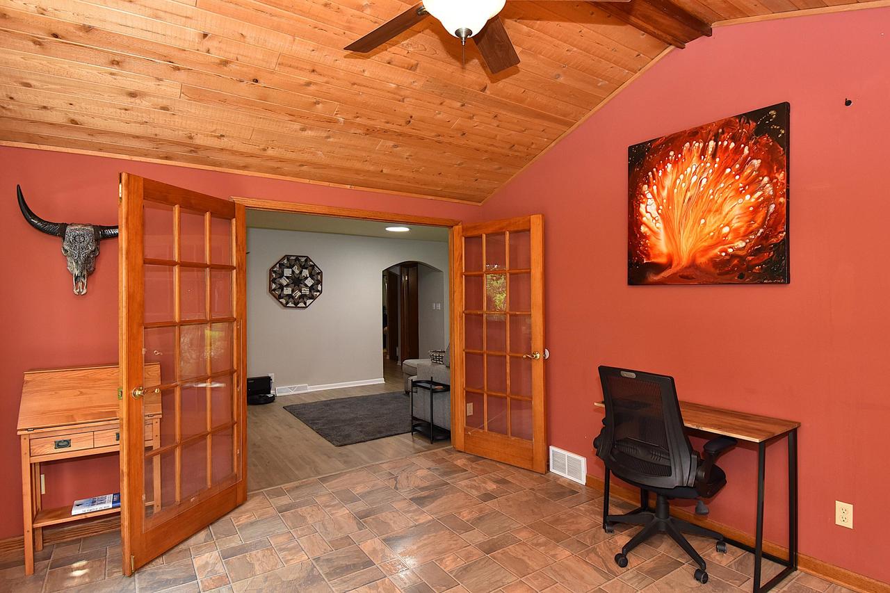 2010 South Rogers COURT