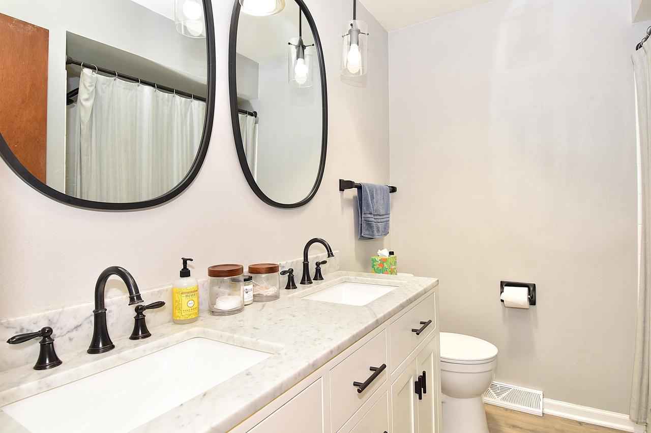 2010 South Rogers COURT