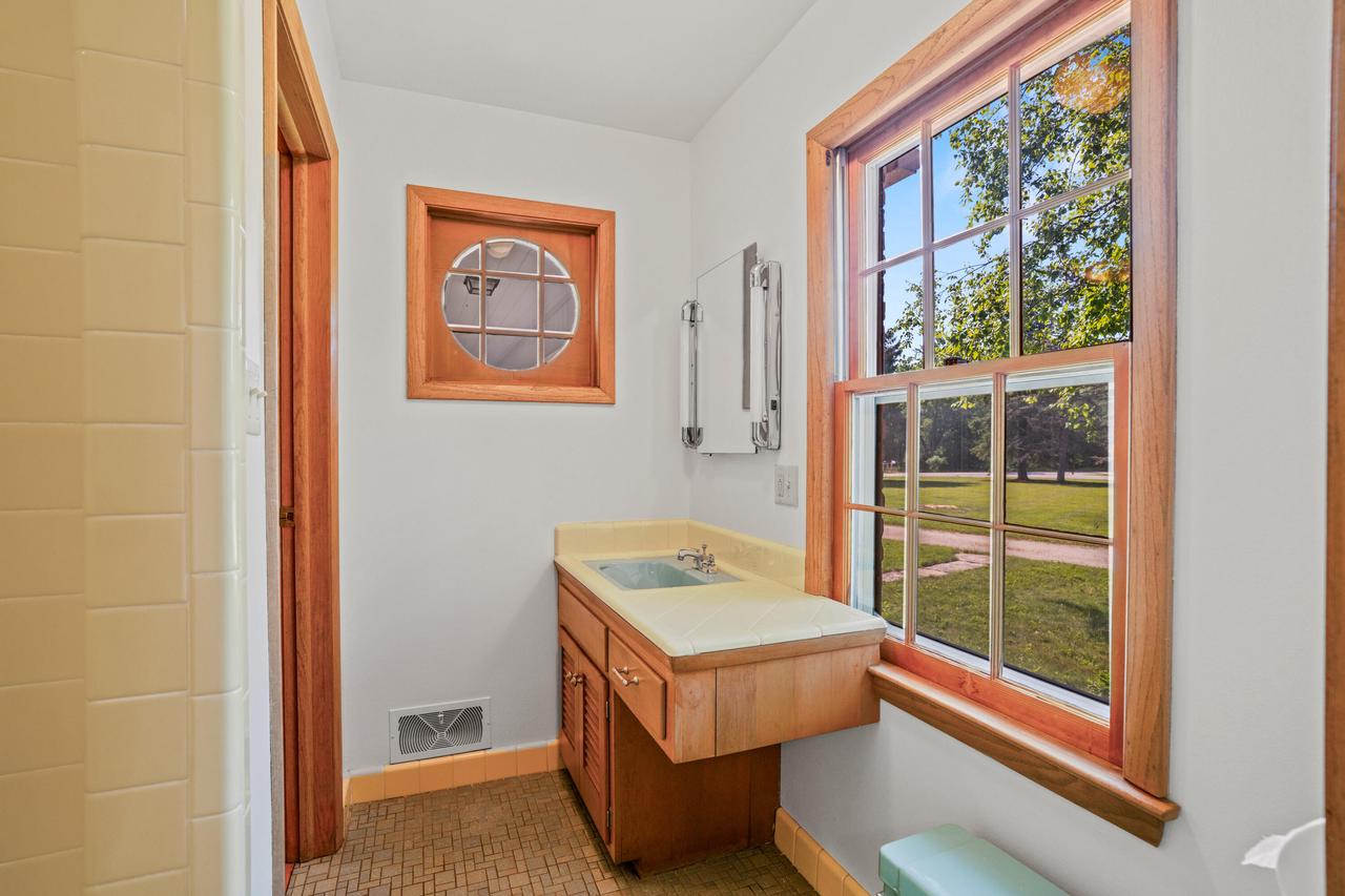 118 West Highview DRIVE