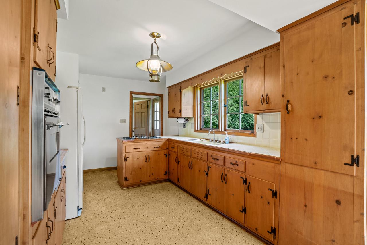 118 West Highview DRIVE