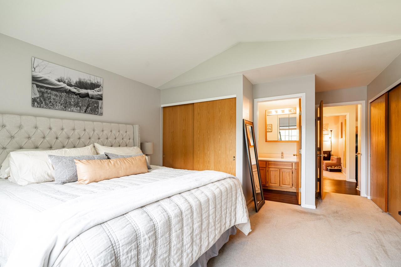 18675 Lake DRIVE 49