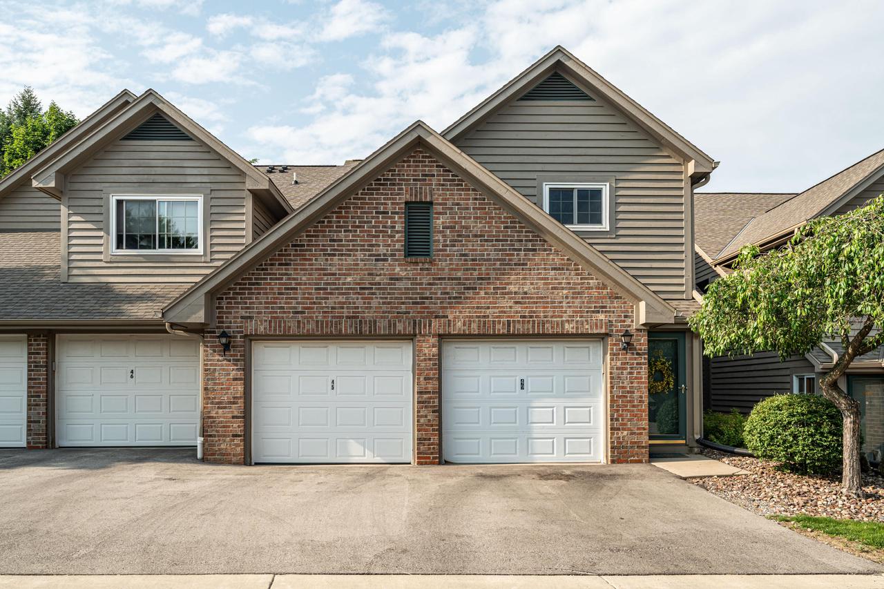 18675 Lake DRIVE 49