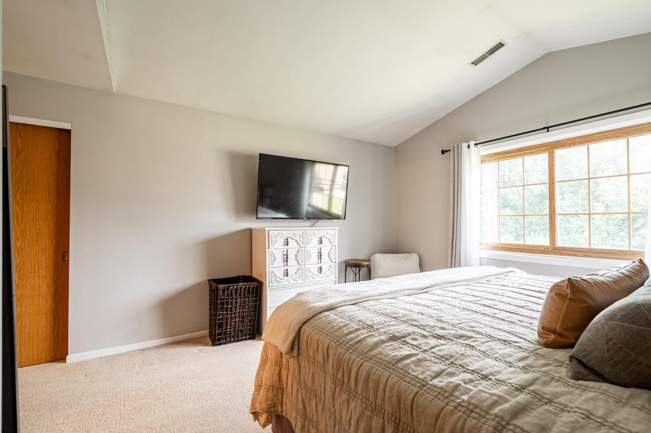 18675 Lake DRIVE 49