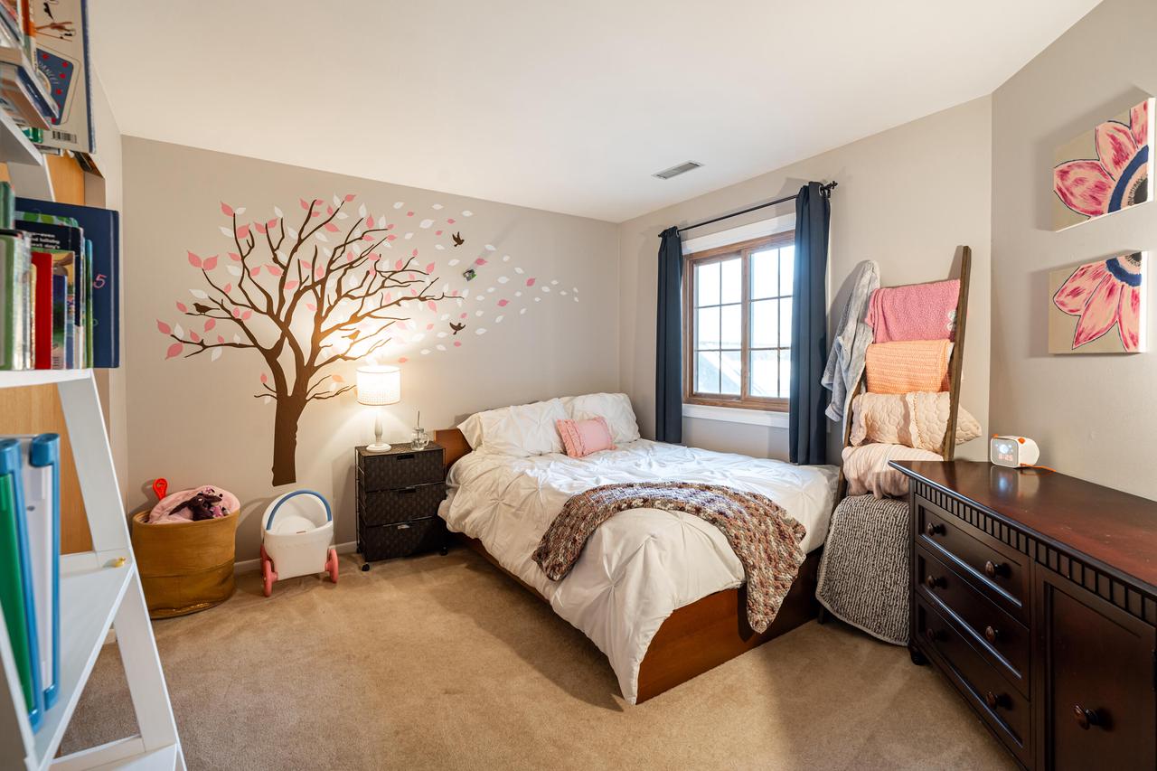 18675 Lake DRIVE 49