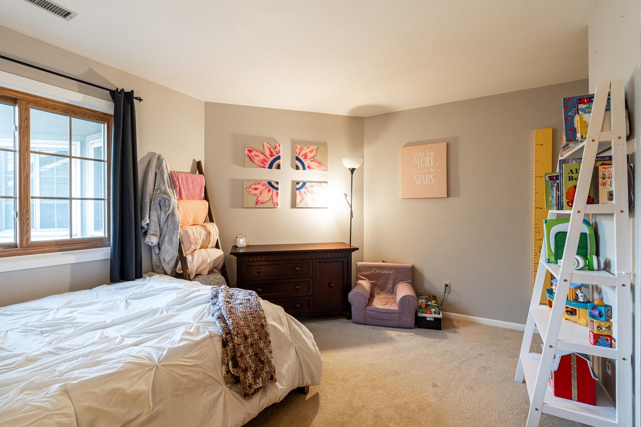18675 Lake DRIVE 49