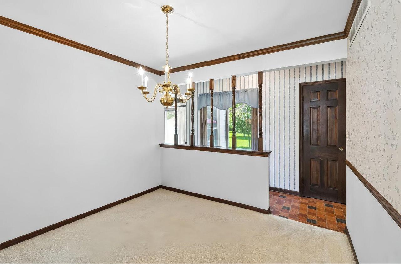 2311 West Chestnut ROAD