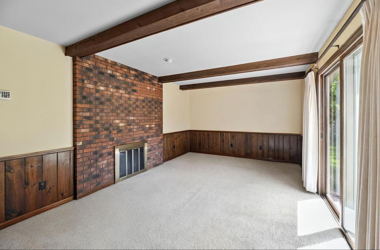 2311 West Chestnut ROAD