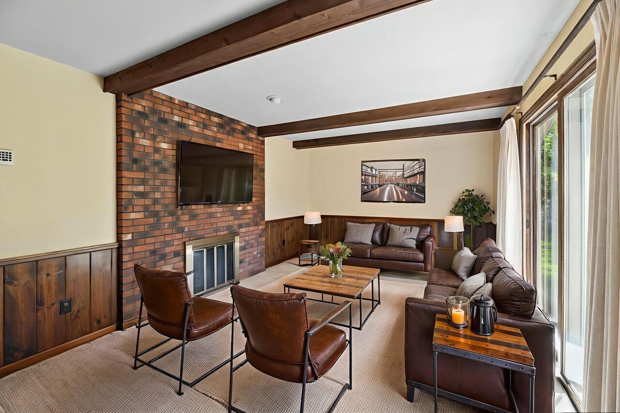 2311 West Chestnut ROAD