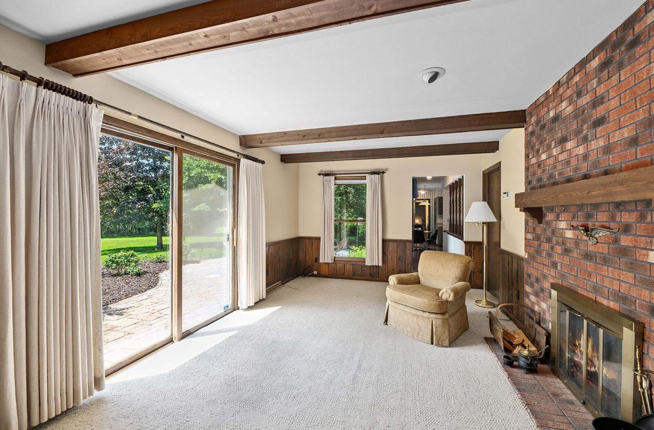 2311 West Chestnut ROAD