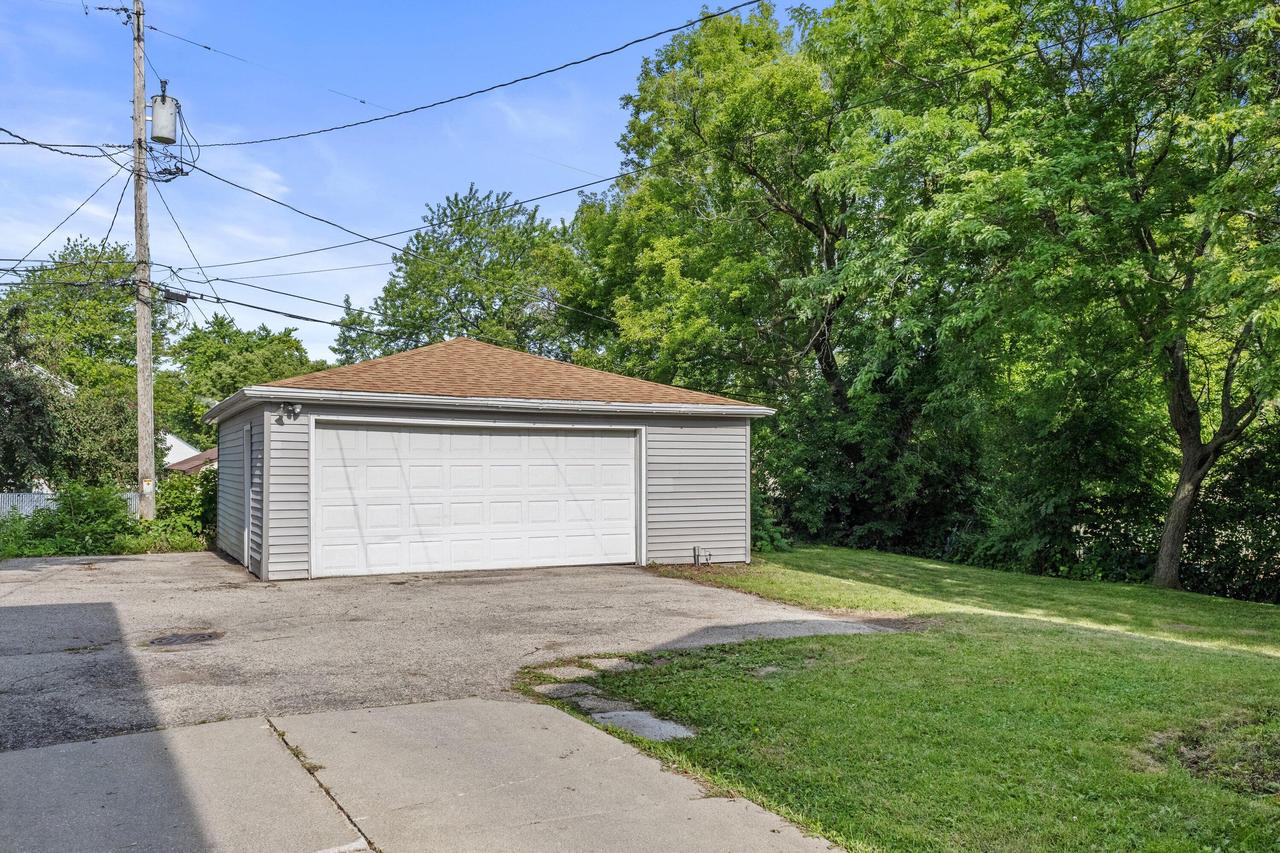 2325 South 76th STREET SOUTH South