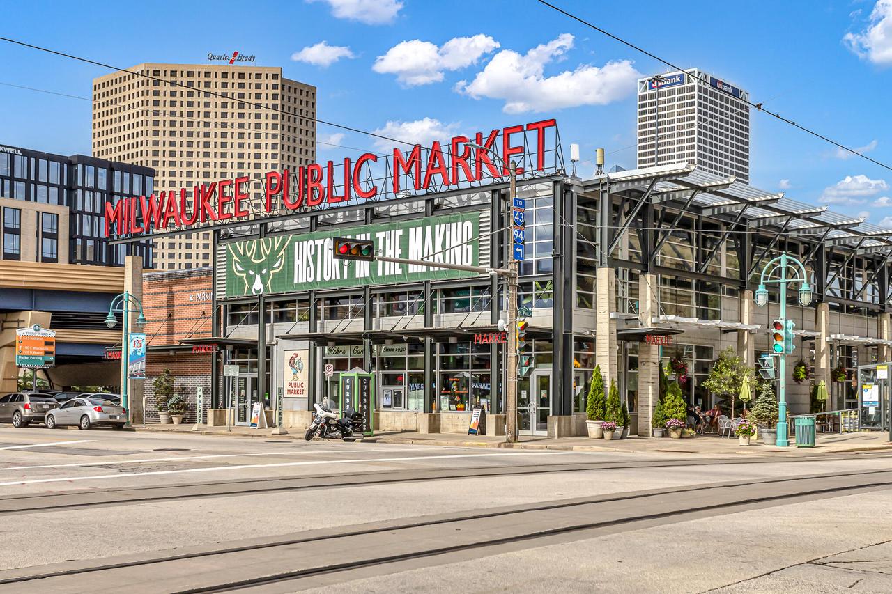 106 West Seeboth STREET 406