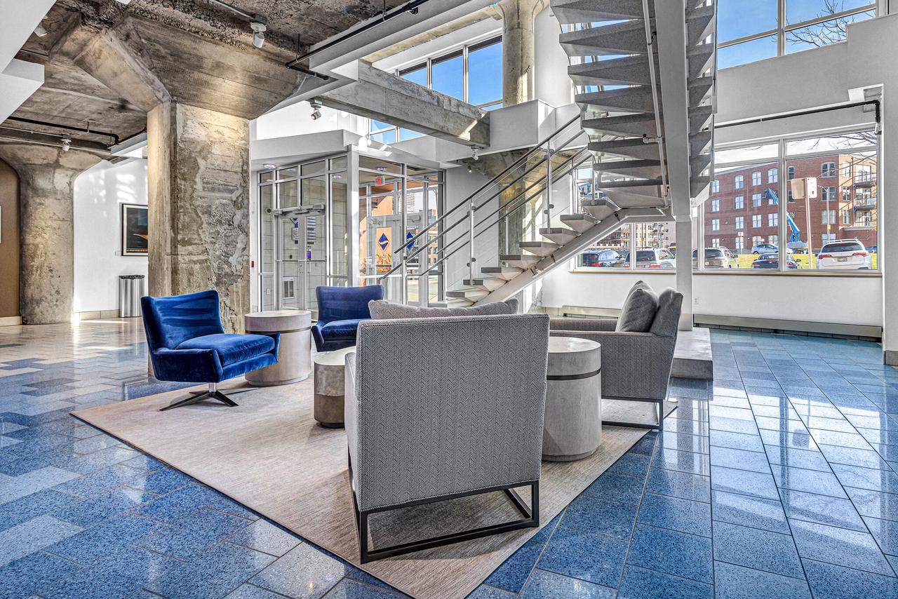 106 West Seeboth STREET 406