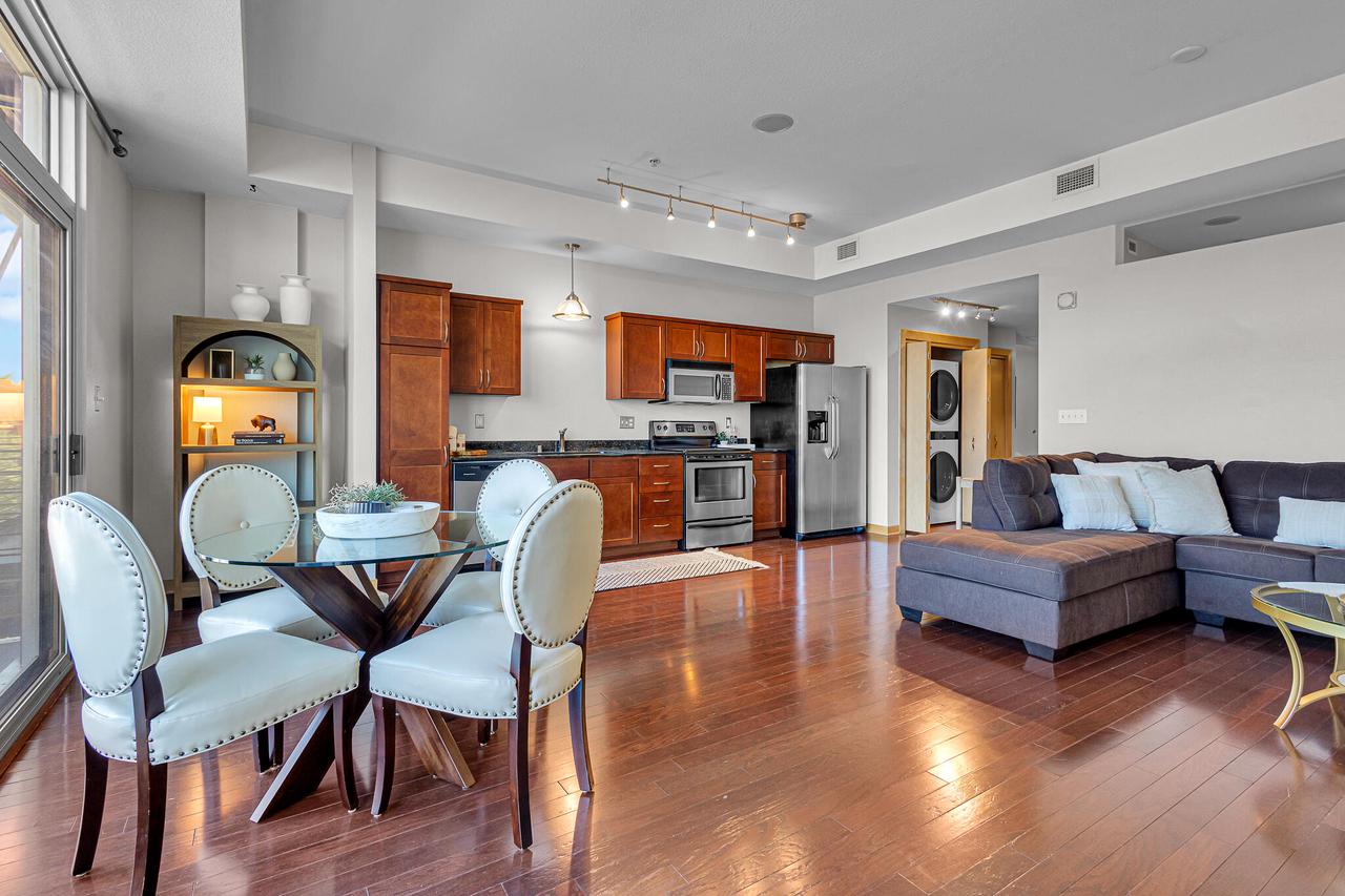 106 West Seeboth STREET 406