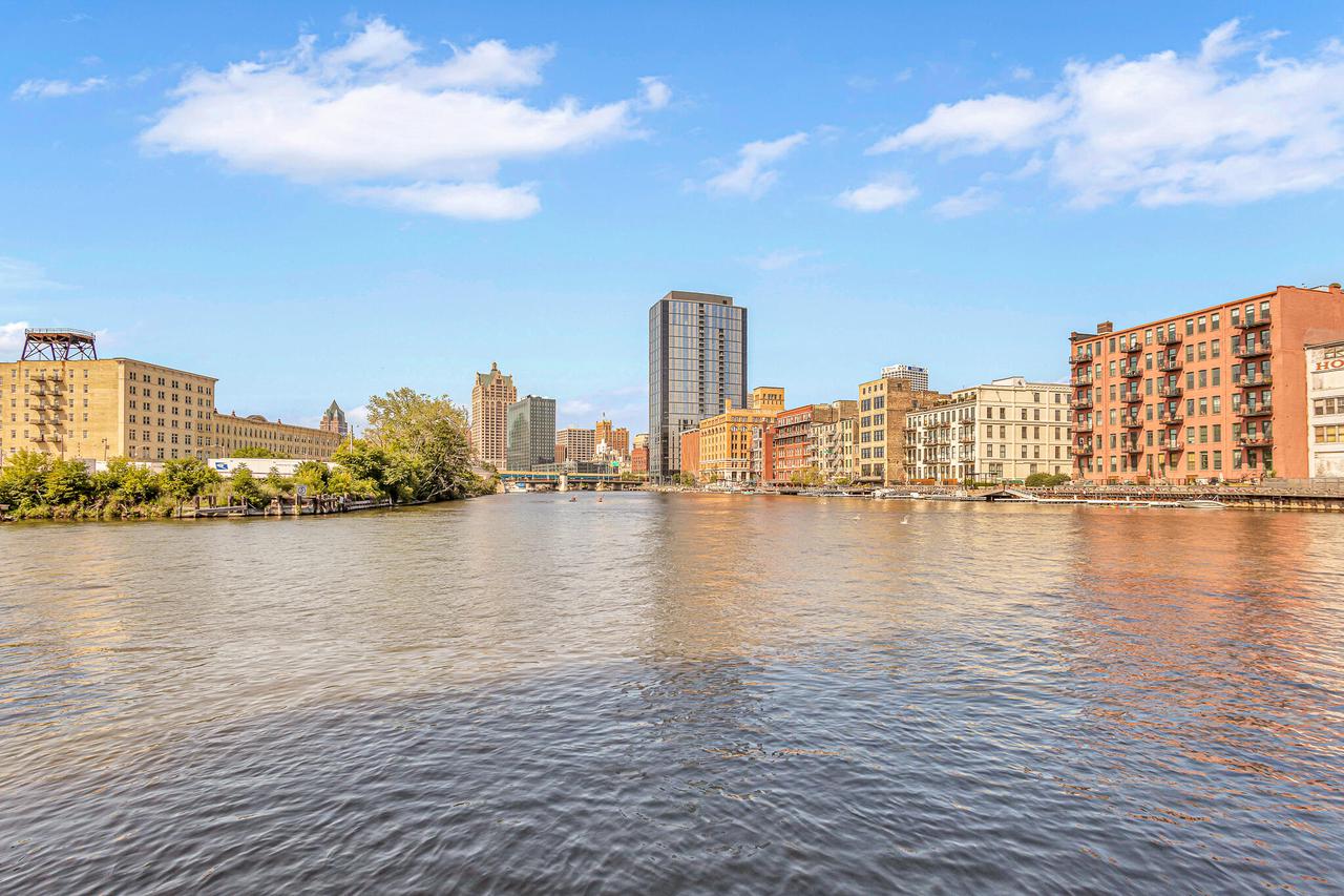 106 West Seeboth STREET 406