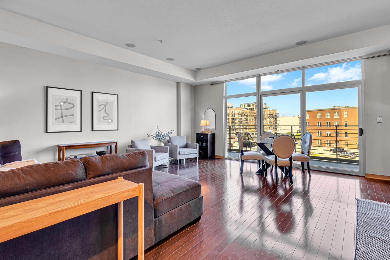 106 West Seeboth STREET 406