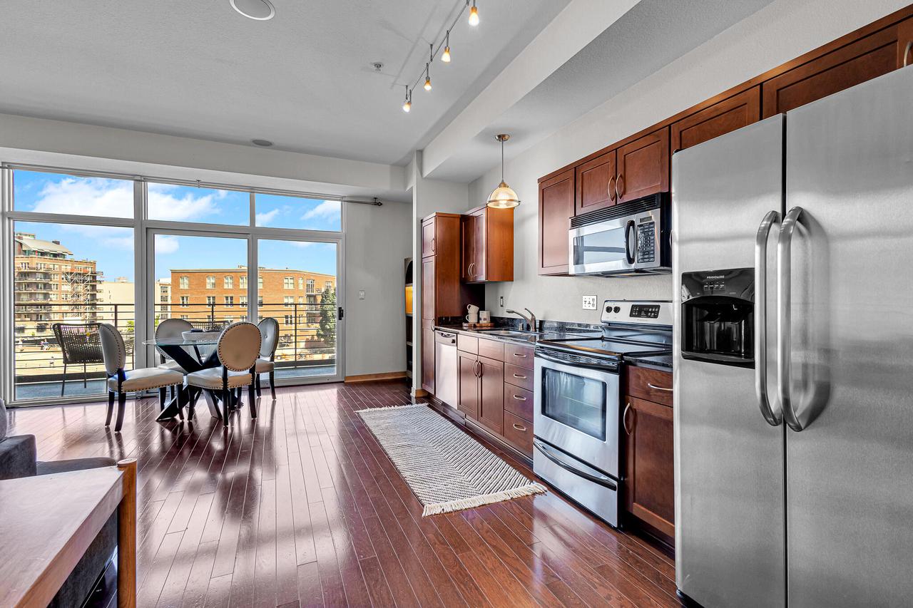 106 West Seeboth STREET 406