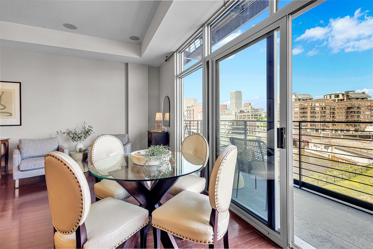 106 West Seeboth STREET 406