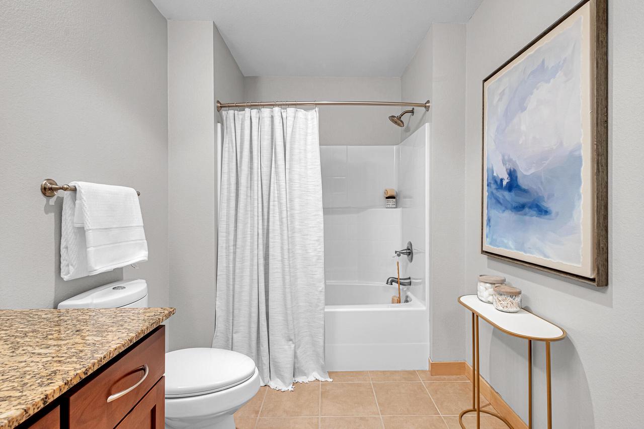 106 West Seeboth STREET 406