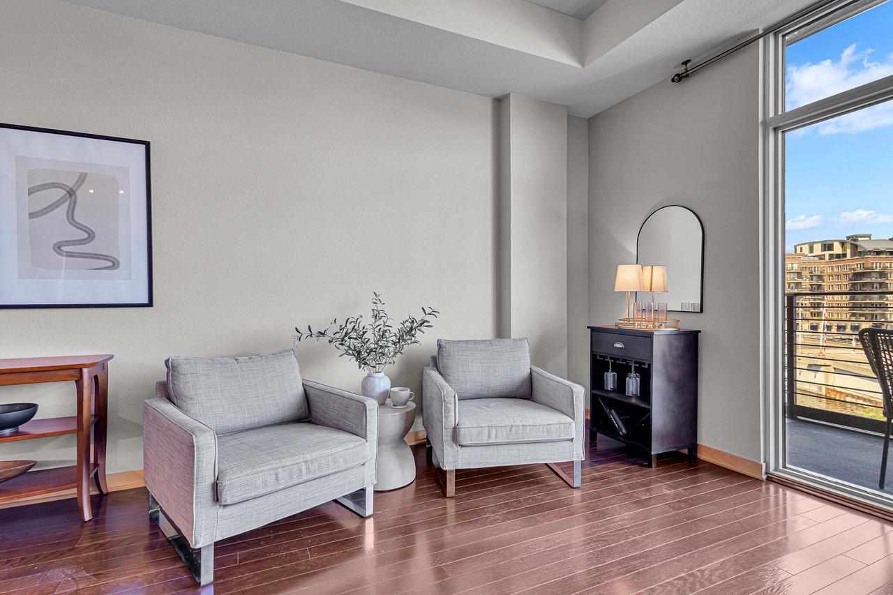 106 West Seeboth STREET 406