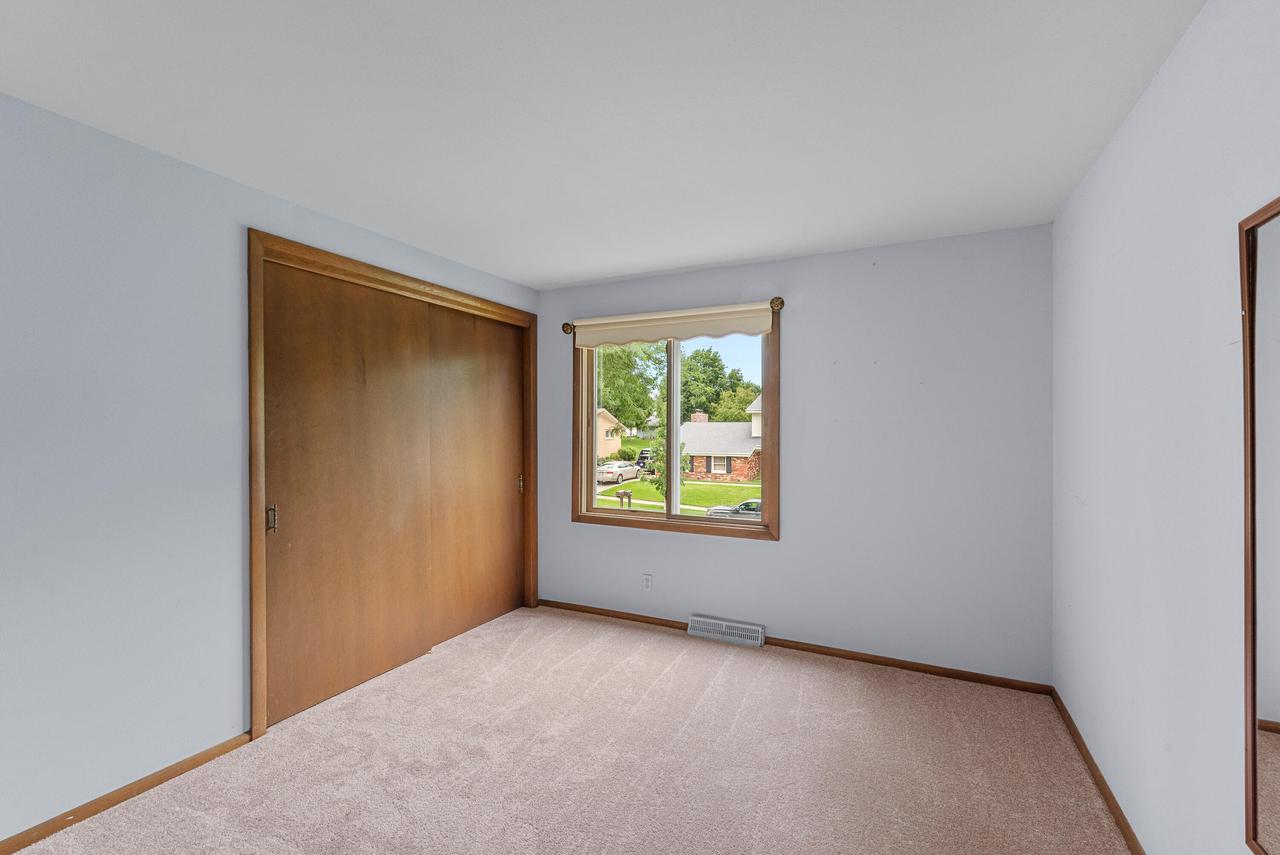8819 Garden LANE