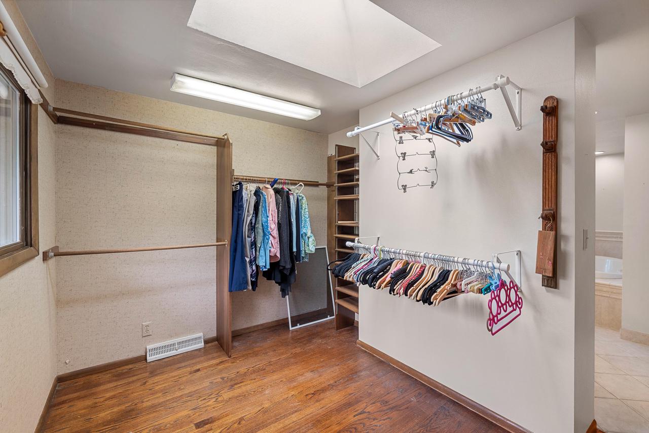 8819 Garden LANE