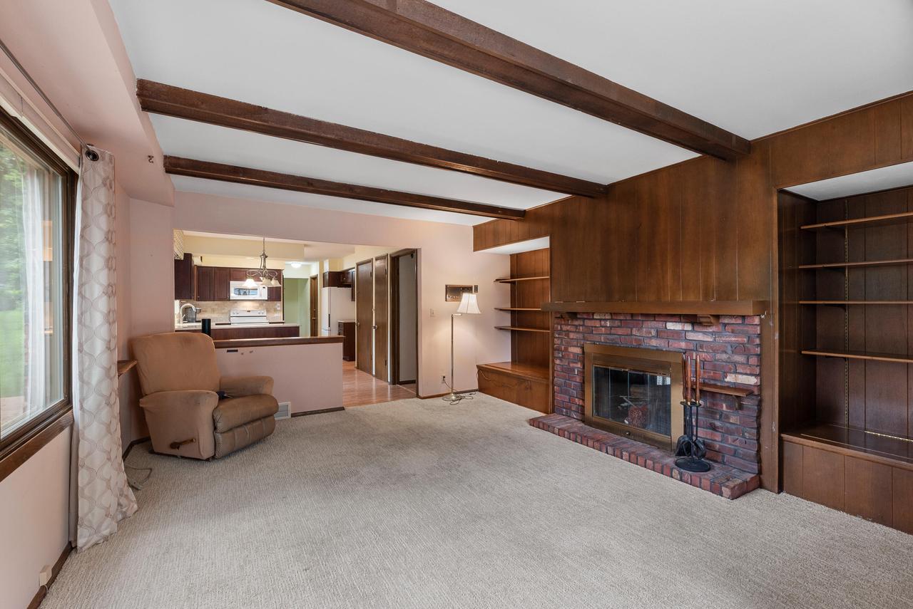 8819 Garden LANE