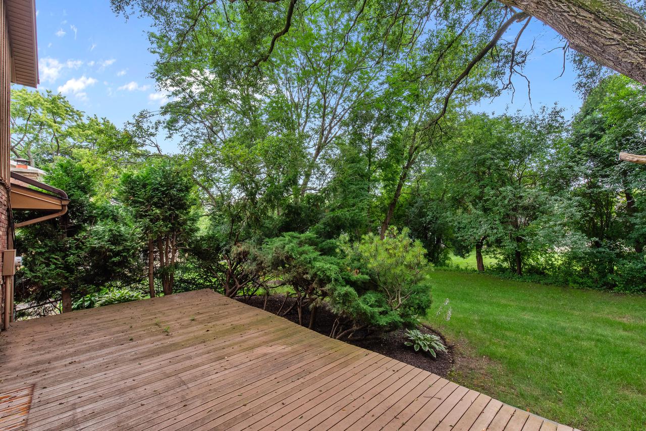 8819 Garden LANE