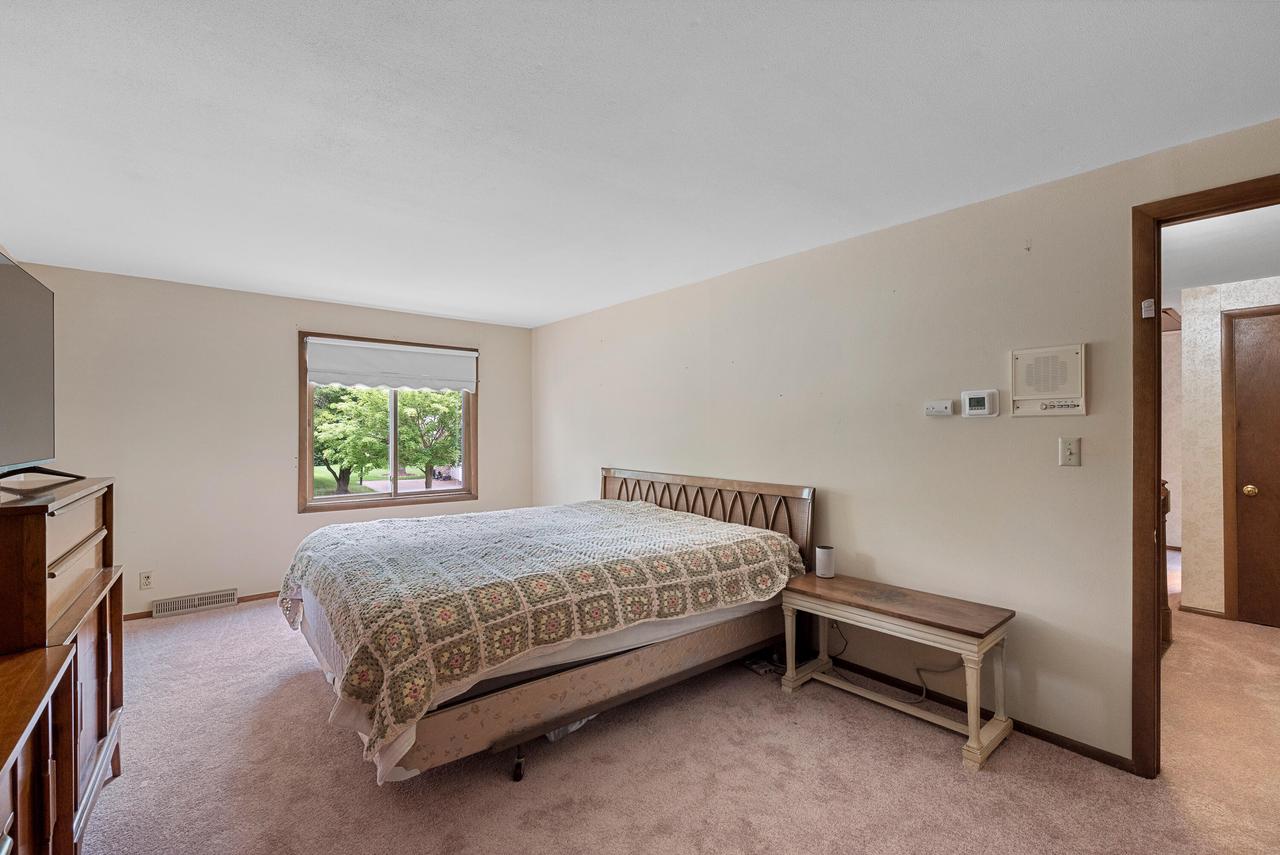 8819 Garden LANE